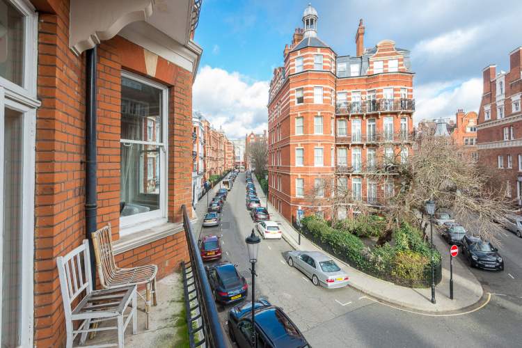 1  bedroom flat to rent in Kensington Court, Kensington, W8-image 9