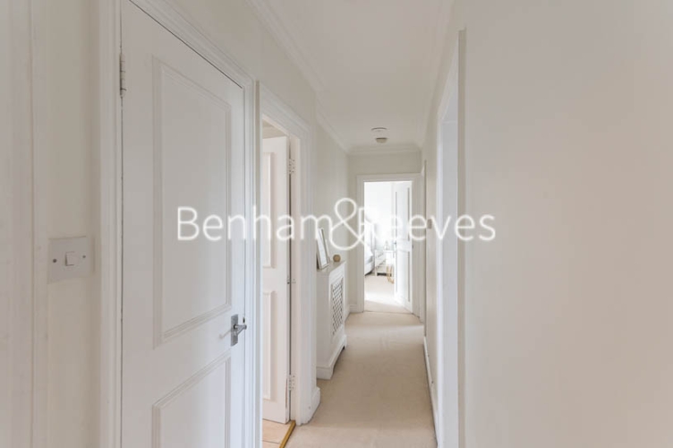 3 bedrooms flat to rent in Pitt Street, Kensington, W8-image 11
