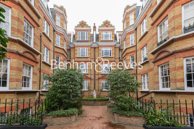 3 bedrooms flat to rent in Pitt Street, Kensington, W8-image 16