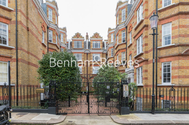 3  bedrooms flat to rent in Pitt Street, Kensington, W8-image 17