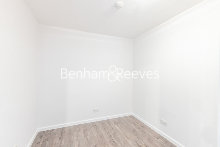 7  bedrooms house to rent in Upper Phillimore Gardens, Kensington, W8-image 19