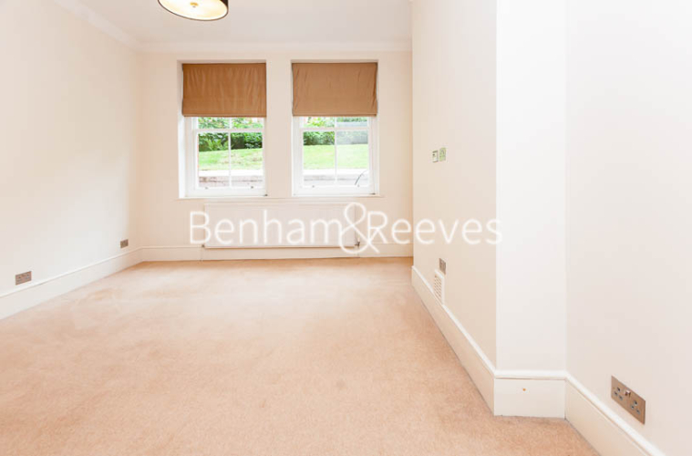 3  bedrooms flat to rent in Kensington Court Mansions, Kensington, W8-image 1