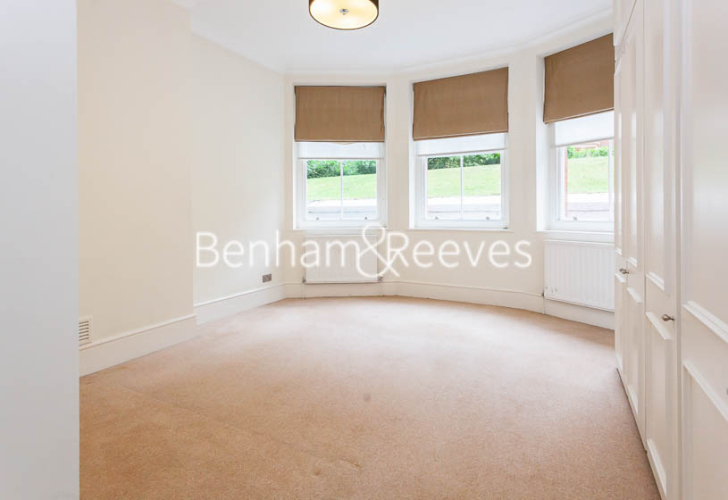 3  bedrooms flat to rent in Kensington Court Mansions, Kensington, W8-image 9