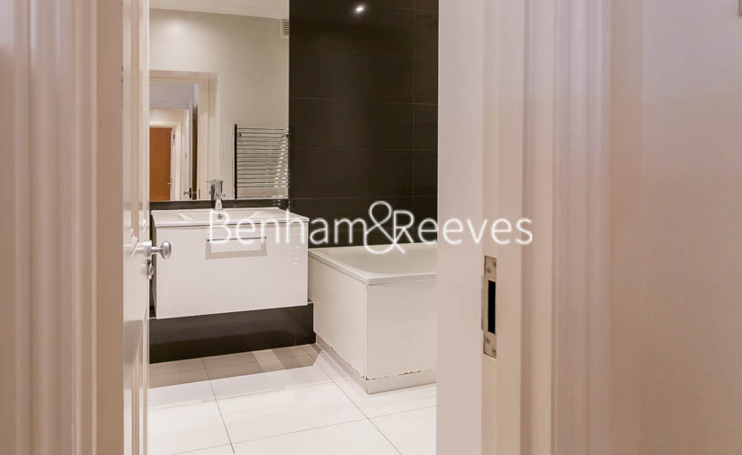 3  bedrooms flat to rent in Kensington Court Mansions, Kensington, W8-image 10