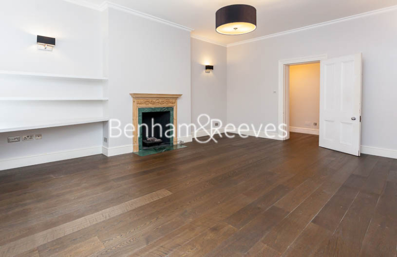3  bedrooms flat to rent in Kensington Court Mansions, Kensington, W8-image 11
