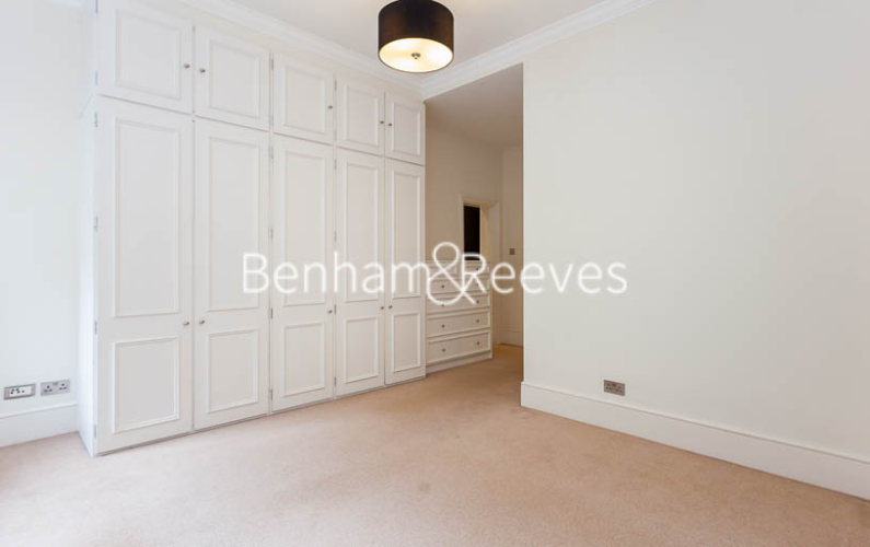 3  bedrooms flat to rent in Kensington Court Mansions, Kensington, W8-image 15