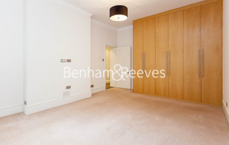 3  bedrooms flat to rent in Kensington Court Mansions, Kensington, W8-image 16