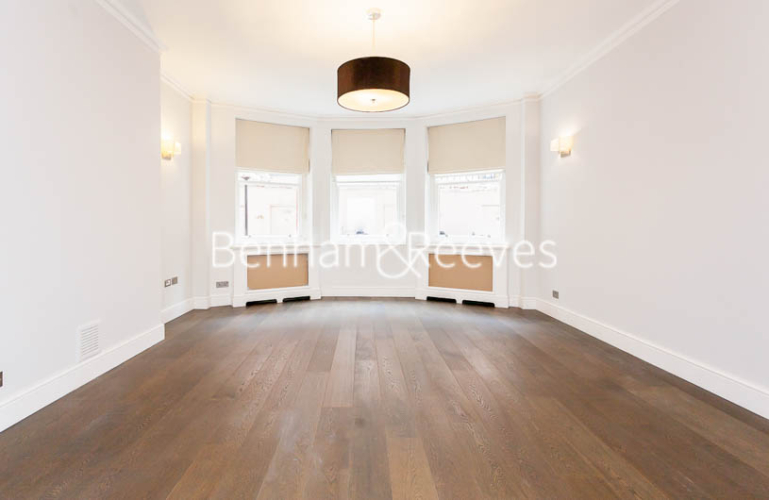 3  bedrooms flat to rent in Kensington Court Mansions, Kensington, W8-image 17
