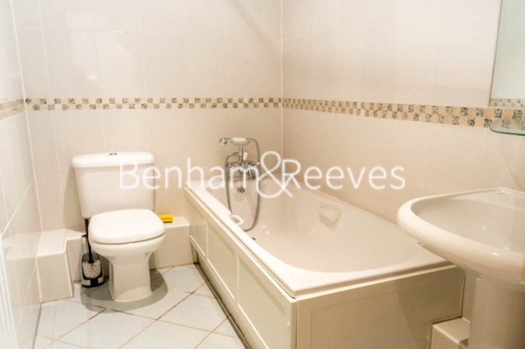 2 bedroom(s) flat to rent in Beckford Close, Kensington, W14-image 4
