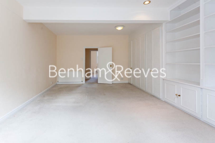 3 bedrooms flat to rent in Lexham Gardens, Kensington, W8-image 3