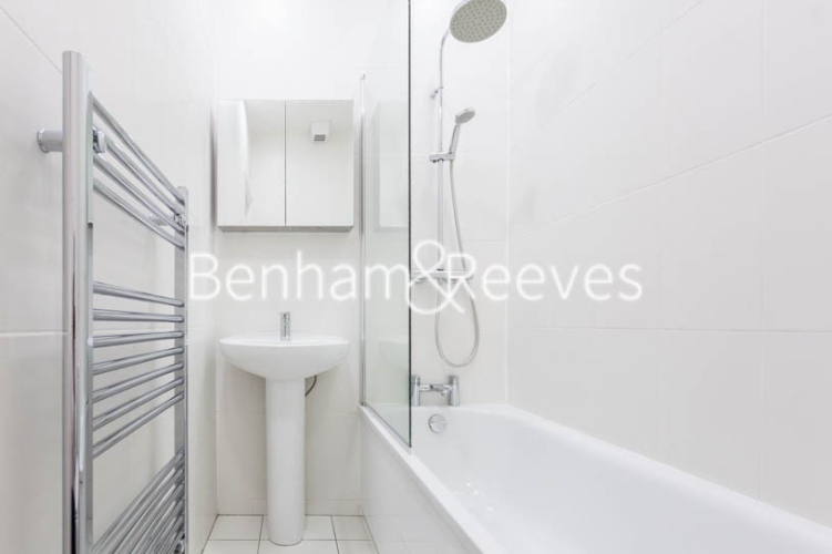 3 bedrooms flat to rent in Lexham Gardens, Kensington, W8-image 4