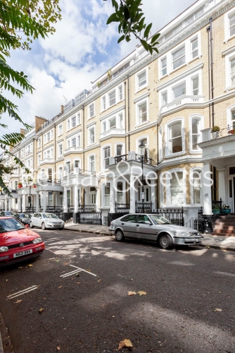3 bedrooms flat to rent in Lexham Gardens, Kensington, W8-image 10