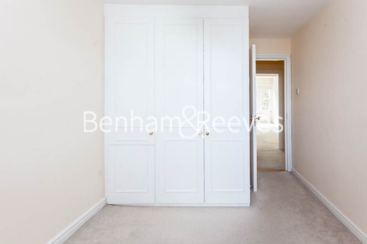 3 bedrooms flat to rent in Lexham Gardens, Kensington, W8-image 11