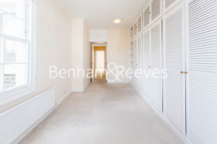 3 bedrooms flat to rent in Lexham Gardens, Kensington, W8-image 14