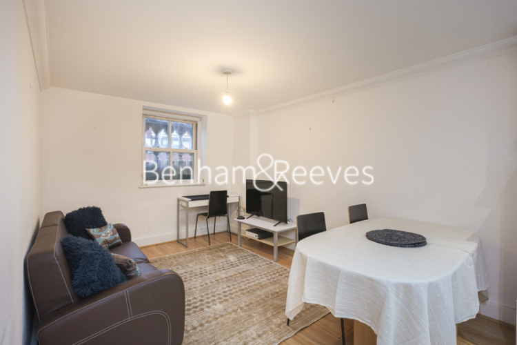 1  bedroom flat to rent in Earls Court Road, Kensington, SW5-image 1