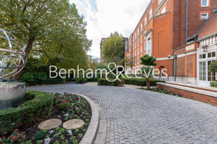 3 bedrooms flat to rent in Duchess of Bedfords Walk, Kensington, W8-image 7