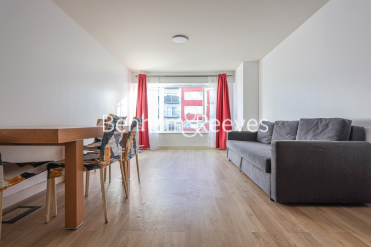 1  bedroom flat to rent in Heritage Avenue, Beaufort Park, NW9-image 3