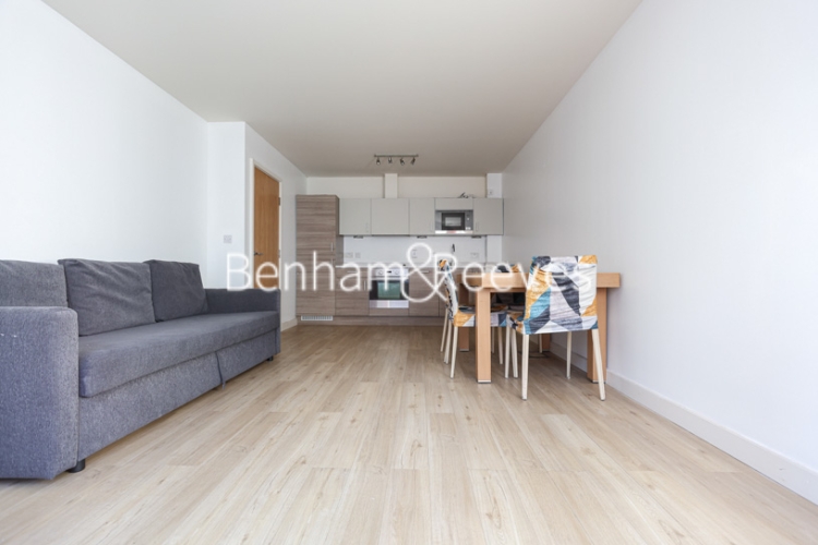 1  bedroom flat to rent in Heritage Avenue, Beaufort Park, NW9-image 9