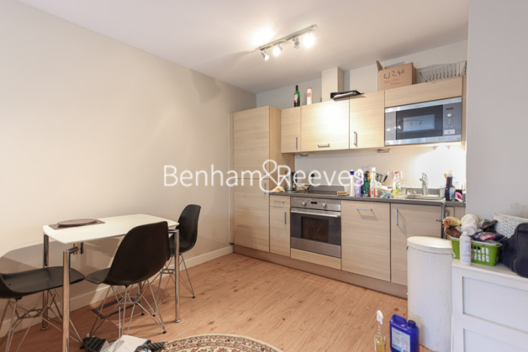 2  bedrooms flat to rent in Boulevard Drive, Colindale, NW9-image 2