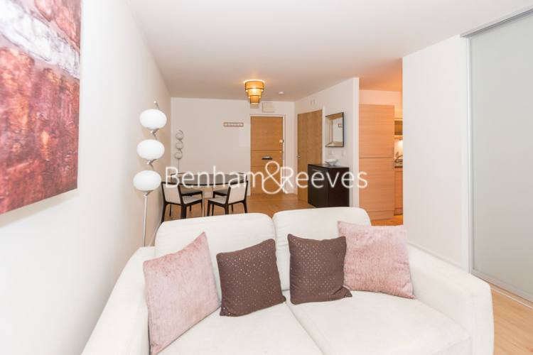 Studio flat to rent in Boulevard Drive, Colindale, NW9-image 6