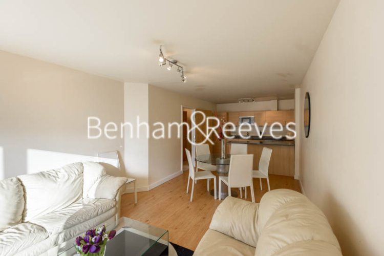 2 bedrooms flat to rent in Boulevard Drive, Colindale, NW9-image 2