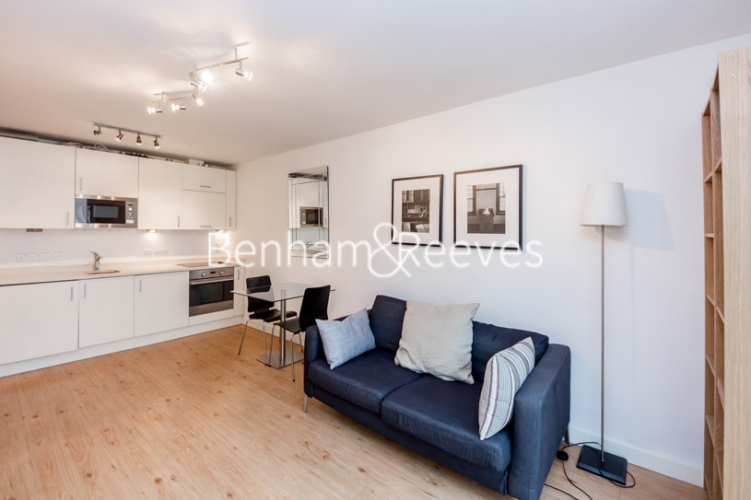 Studio flat to rent in Boulevard Drive, Colindale, NW9-image 4