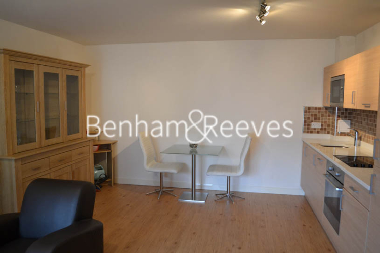 1 bedroom flat to rent in Boulevard Drive, Colindale, NW9-image 2