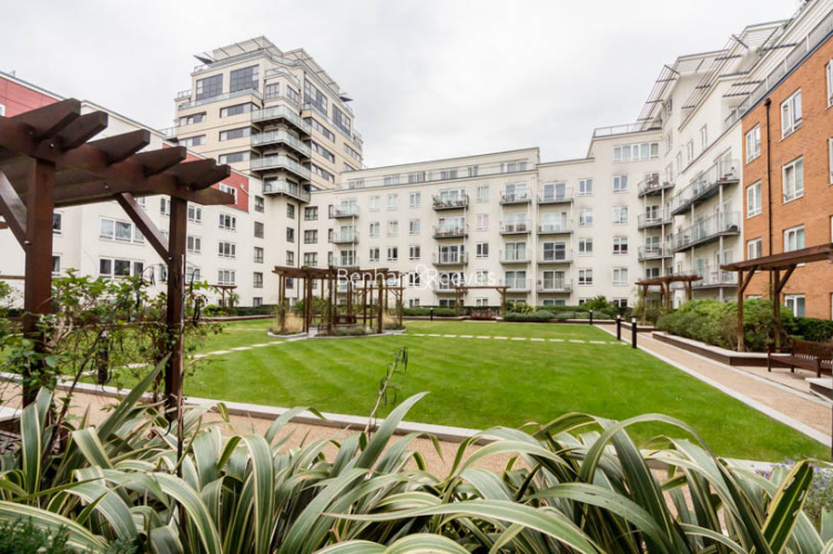 Studio flat to rent in Boulevard Drive, Colindale, NW9-image 5