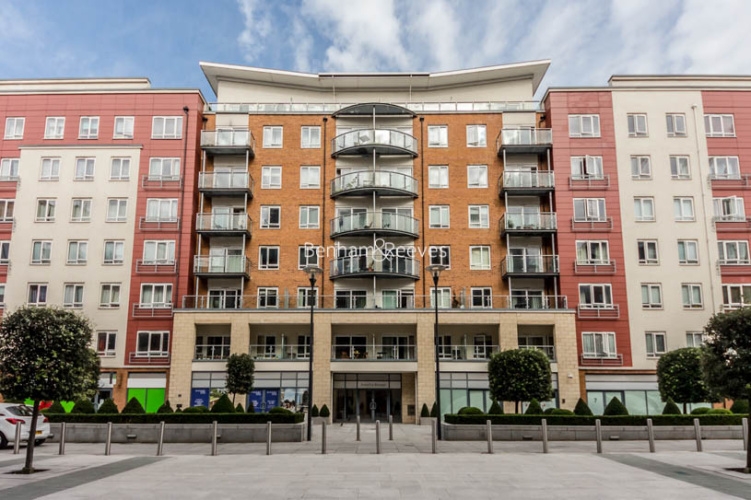 Studio flat to rent in Boulevard Drive, Colindale, NW9-image 6