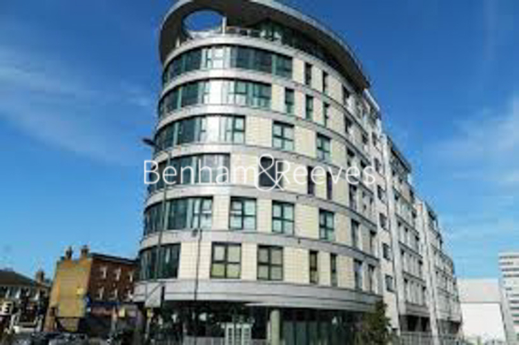 2  bedrooms flat to rent in Mannock Close, Colindale, NW9-image 1