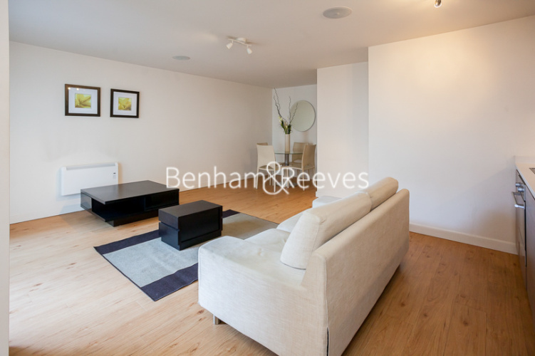 1  bedroom flat to rent in Beaufort Park, Colindale, NW9-image 11