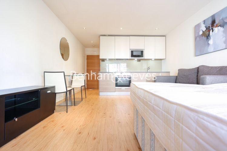 Studio flat to rent in Heritage Avenue, Colindale, NW9-image 8