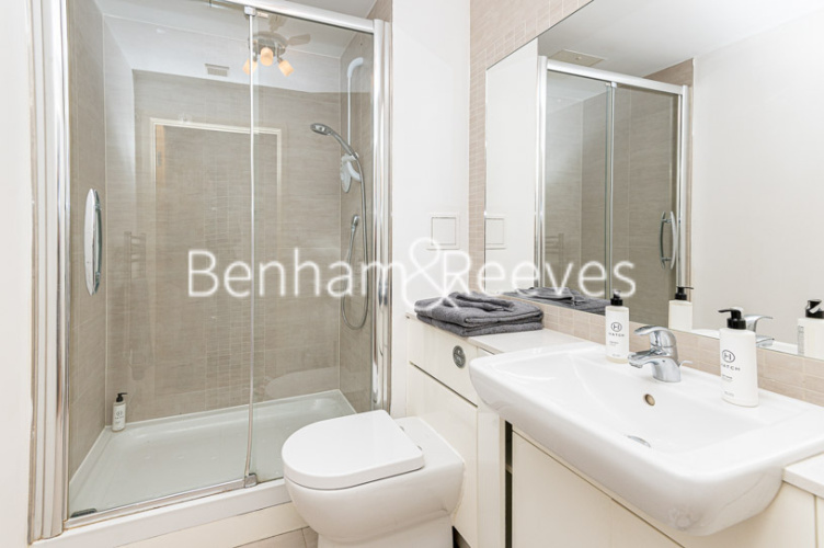 Studio flat to rent in Heritage Avenue, Colindale, NW9-image 3
