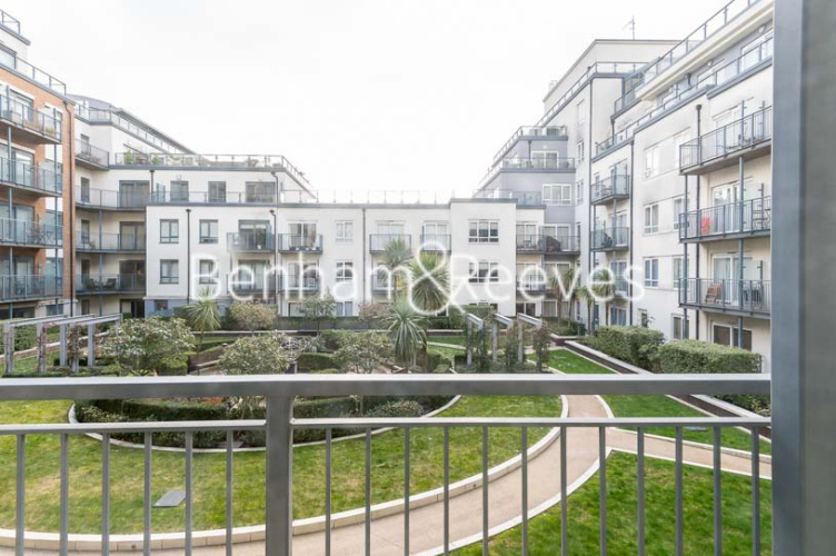 Studio flat to rent in Heritage Avenue, Colindale, NW9-image 4
