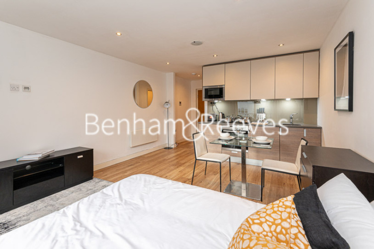 Studio flat to rent in Heritage Avenue, Colindale, NW9-image 9