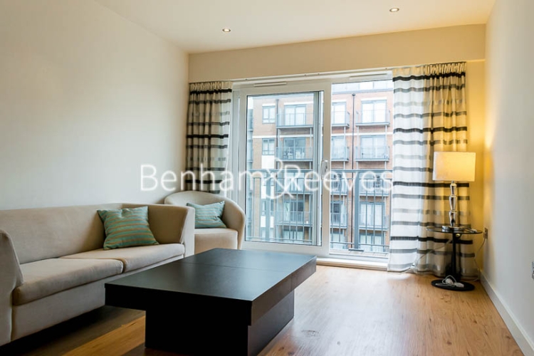 2 bedrooms flat to rent in Curtiss House, Heritage Avenue, NW9-image 4