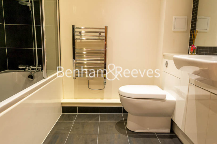 2 bedrooms flat to rent in Curtiss House, Heritage Avenue, NW9-image 6