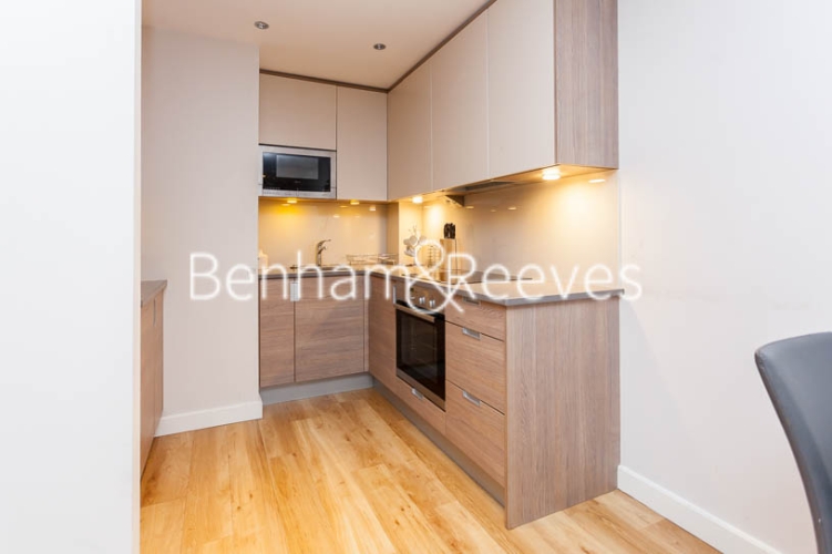 1 bedroom(s) flat to rent in Aerodrome Road, Colindale, NW9-image 2