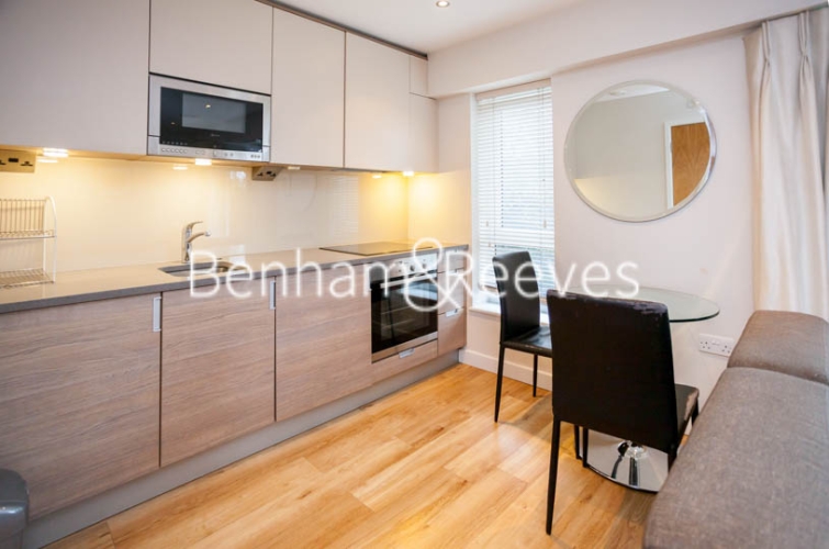 Studio flat to rent in Aerodrome Road, Colindale, NW9-image 5