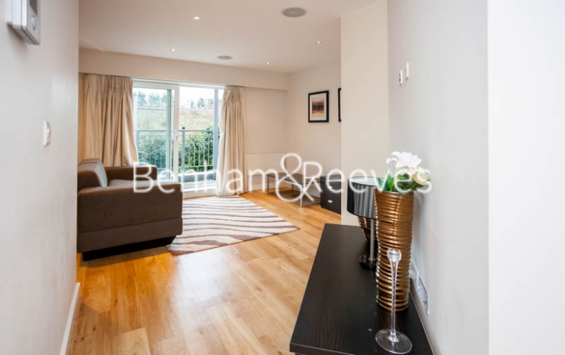 Studio flat to rent in Aerodrome Road, Colindale, NW9-image 7