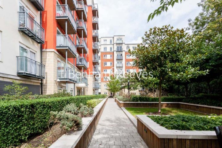 Studio flat to rent in Aerodrome Road, Colindale, NW9-image 10