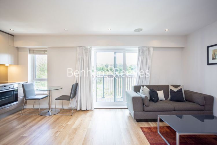 Studio flat to rent in Aerodrome Road, Colindale, NW9-image 3