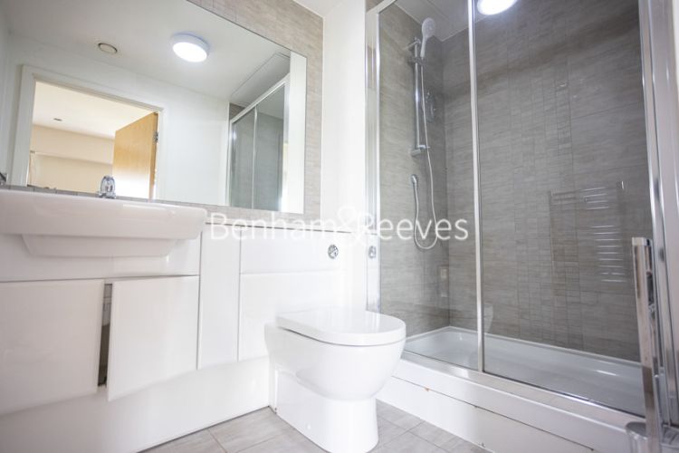 Studio flat to rent in Aerodrome Road, Colindale, NW9-image 4