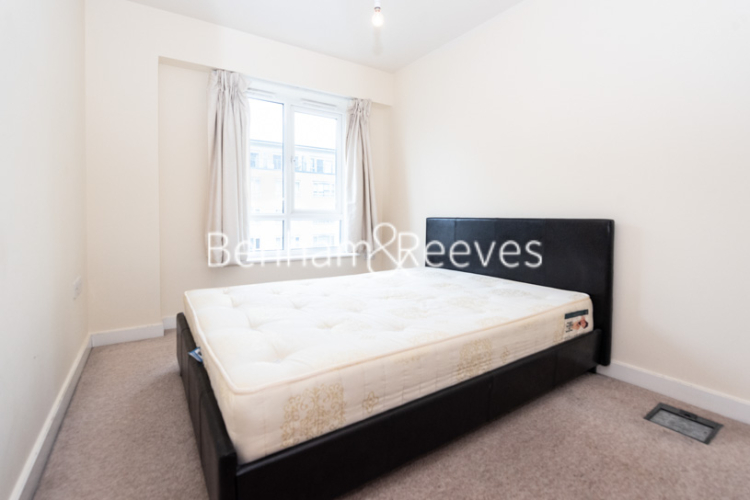 2  bedrooms flat to rent in Heritage Avenue, Beaufort Park, NW9-image 3