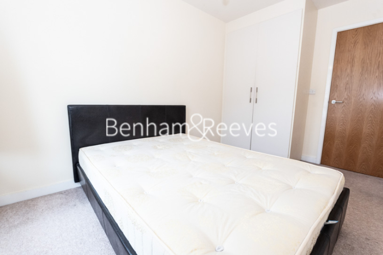 2  bedrooms flat to rent in Heritage Avenue, Beaufort Park, NW9-image 8