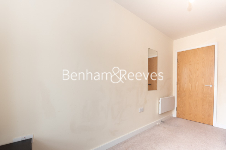 2  bedrooms flat to rent in Heritage Avenue, Beaufort Park, NW9-image 10