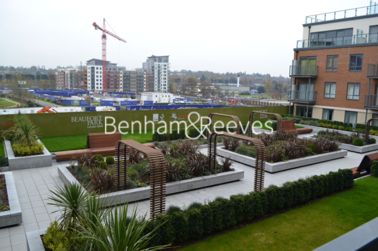 Studio flat to rent in Boulevard Drive, Colindale, NW9-image 4