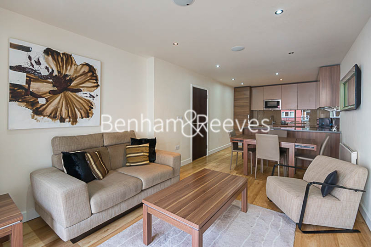 1 bedroom(s) flat to rent in Boulevard Drive, Colindale, NW9-image 1