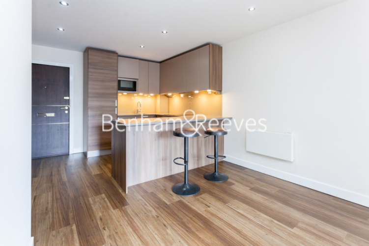 1  bedroom flat to rent in Boulevard Drive, Colindale, NW9-image 2