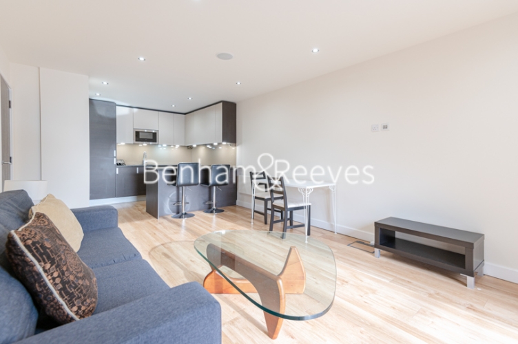 2 bedroom(s) flat to rent in Boulevard Drive, Colindale, NW9-image 13